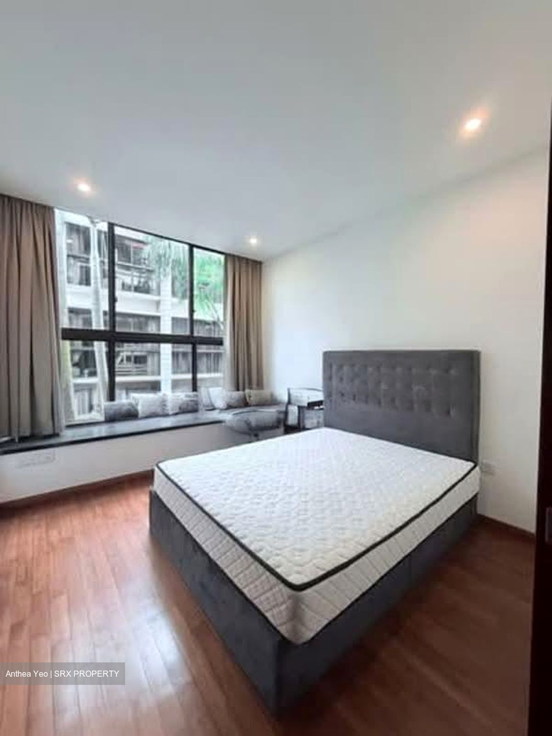 Holland Link (D10), Terrace #556148351